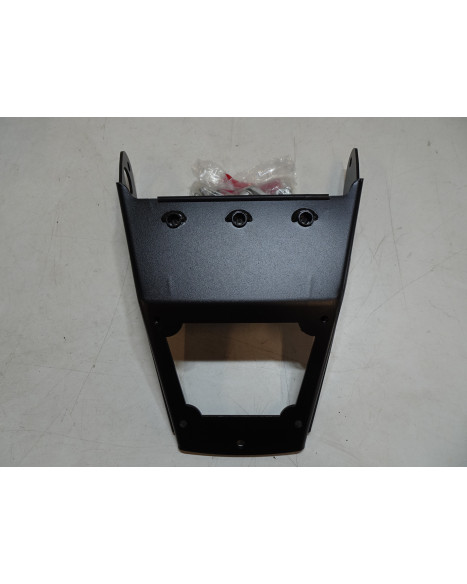 Aprilia Area 51, pakethållare för box