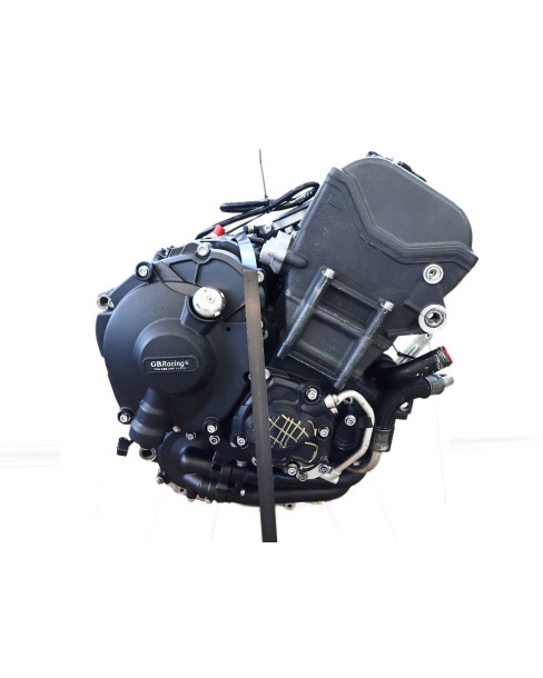 Yamaha YZF-R1, motor