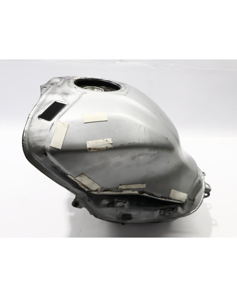 Yamaha YZF-R1, bränsletank