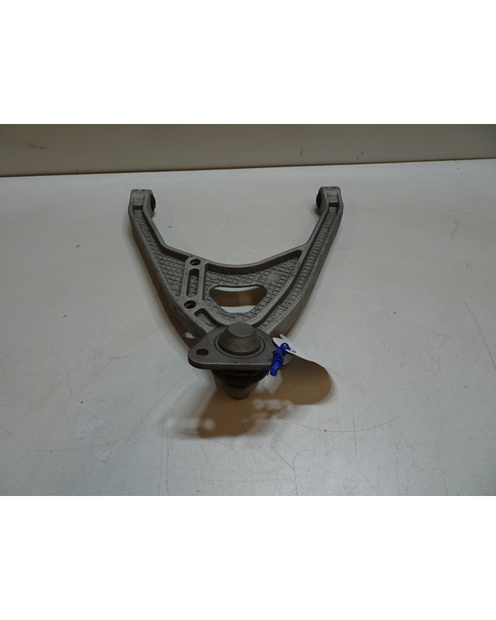 Aixam S9, bärarm höger fram