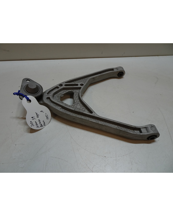 Aixam S9, bärarm höger fram