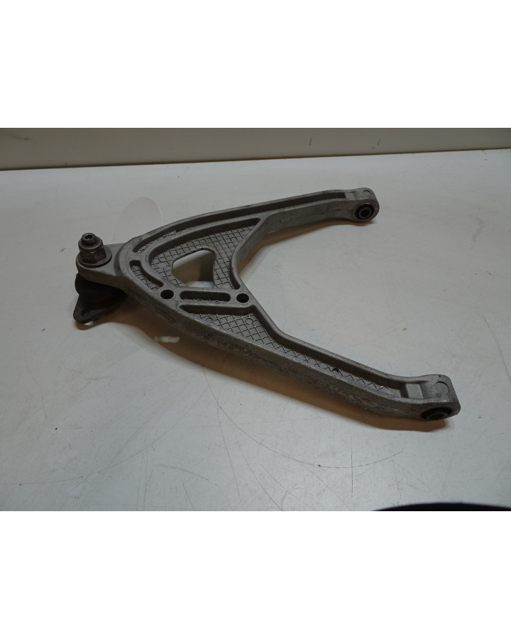 Aixam S9, bärarm höger fram