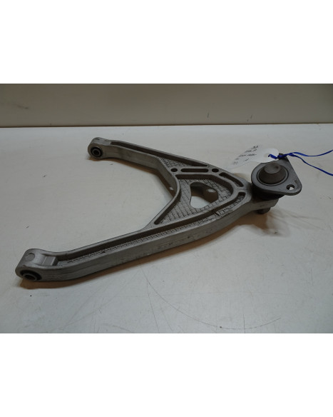 Aixam S9, bärarm vänster fram