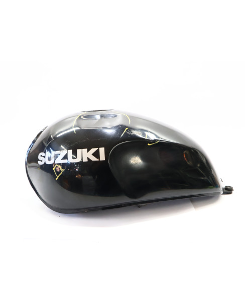 Suzuki GSX 750, bränsletank