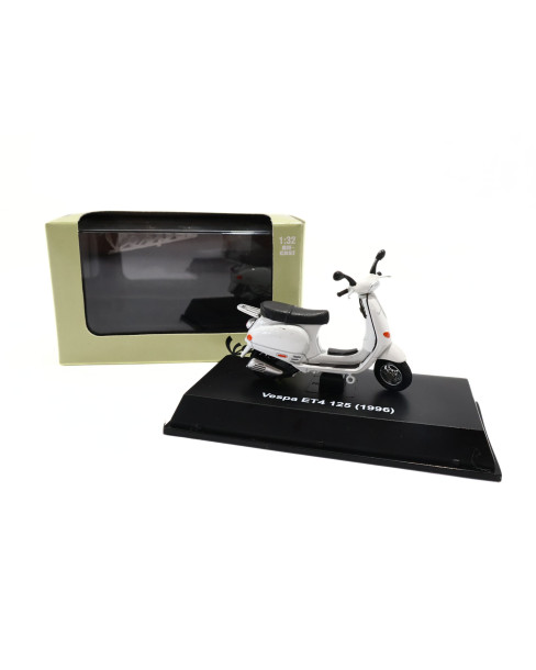 Vespa ET4 125 1996, New-Ray 1:32 modellfordon