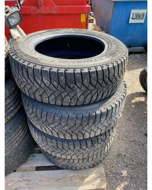 Triangle Icelink, 215/65-16 (dubbade vinterdäck)