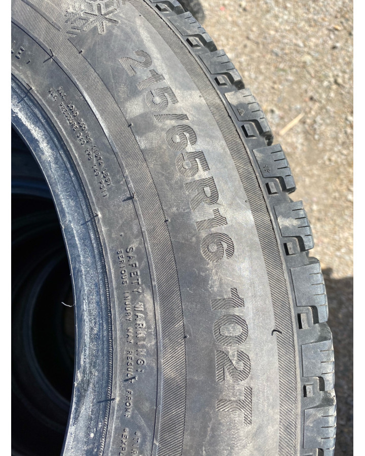 Triangle Icelink, 215/65-16 (dubbade vinterdäck)