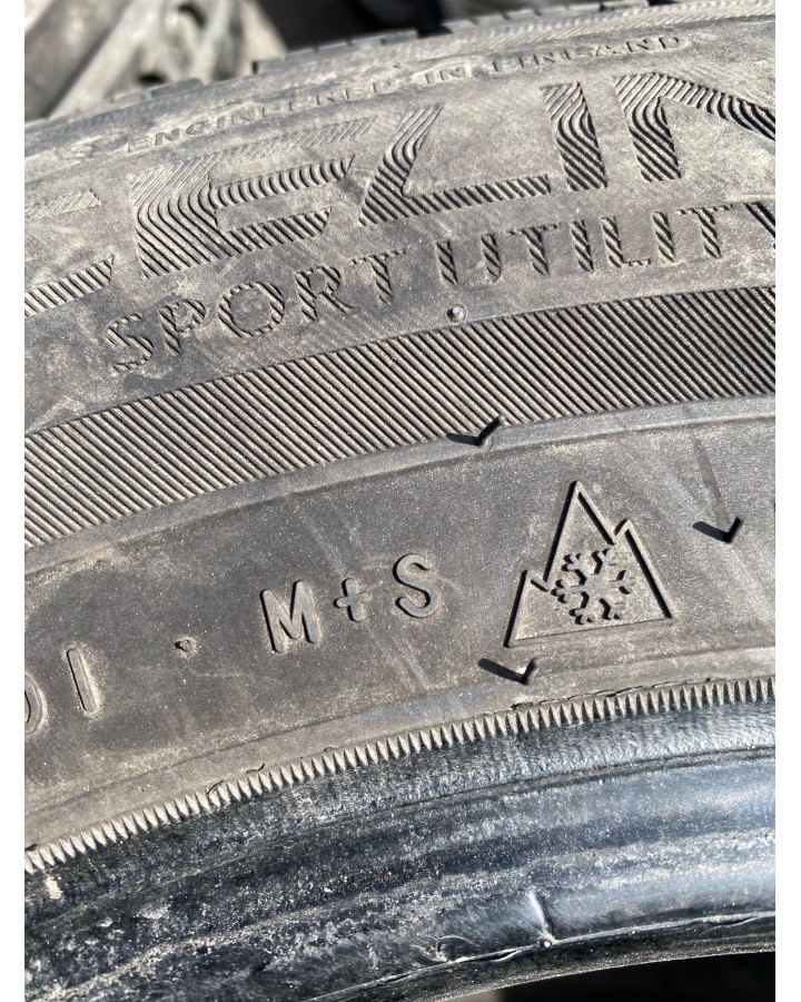 Triangle Icelink, 215/65-16 (dubbade vinterdäck)