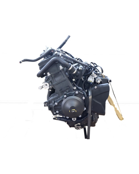 Yamaha YZF-R1, motor 2