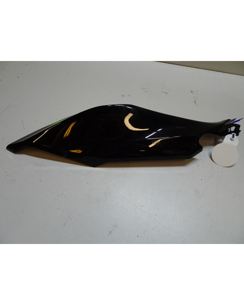 Kawasaki Ninja 400, bakre sidokåpa höger