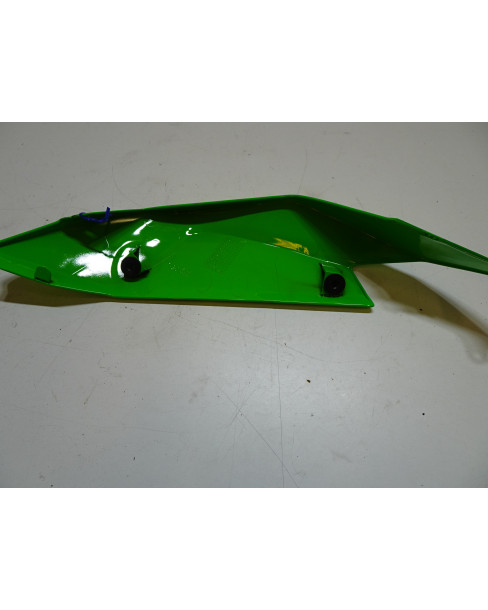Kawasaki ZX-10R, bakre sidokåpa höger 2