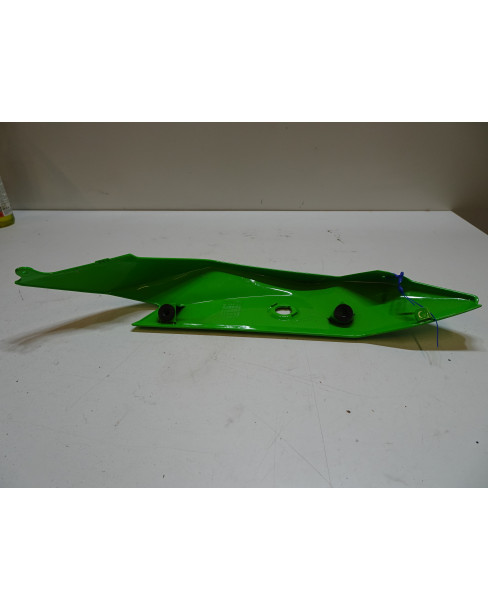 Kawasaki ZX-10R, bakre sidokåpa vänster 2