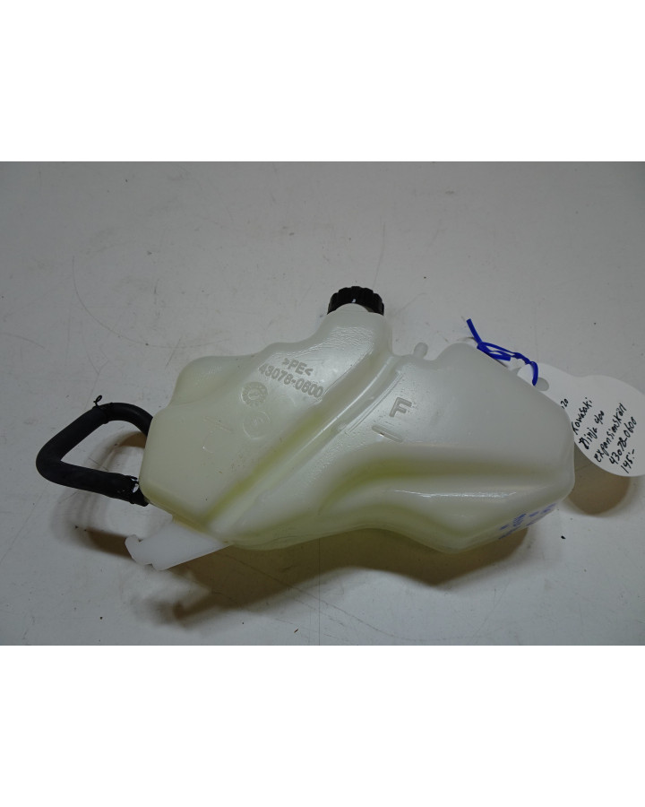 Kawasaki Ninja 400, expansionskärl