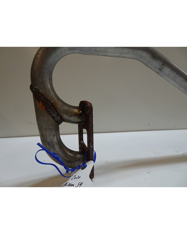 Aixam S9, främre avgasrör