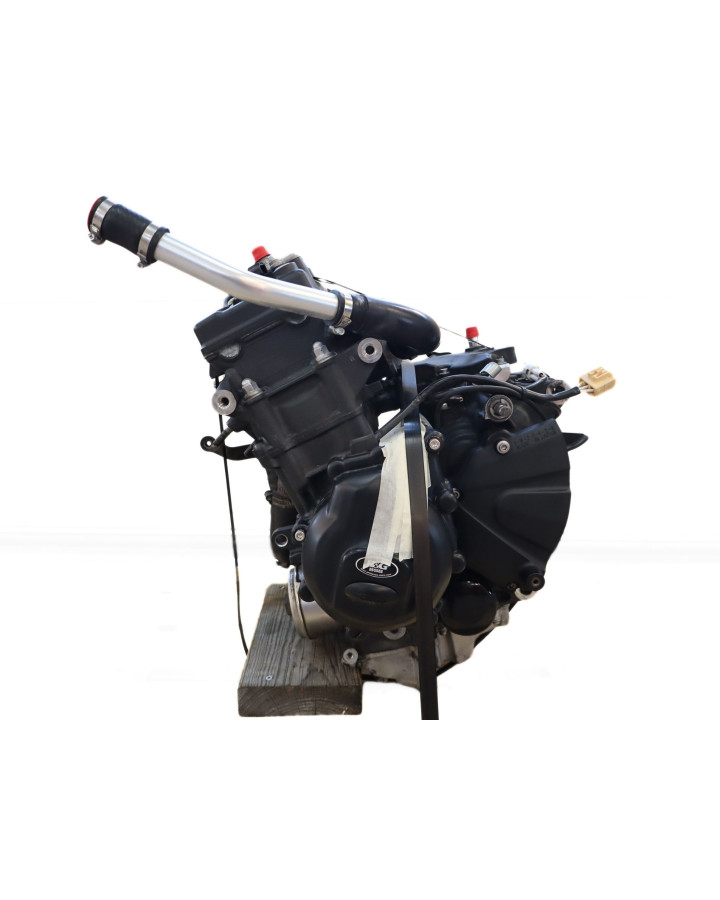 Yamaha YZF-R6, motor