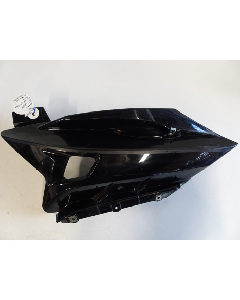 Yamaha YZF-R125, nedre sidokåpa höger
