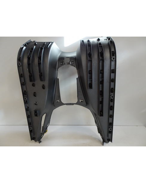 Vespa GTS 300, fotplatta 2