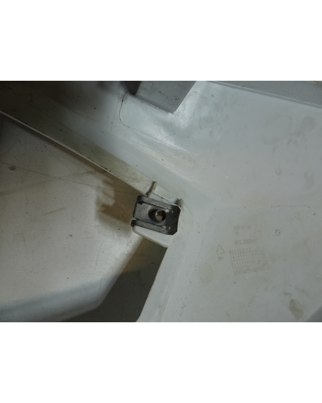 Derbi Senda, bakre sidokåpa höger