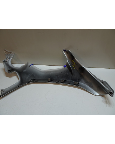 Yamaha R1, sidokåpa vänster