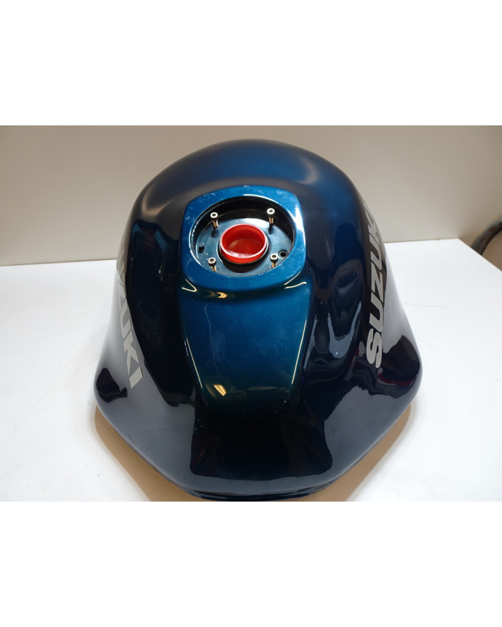 Suzuki RF900R, bränsletank