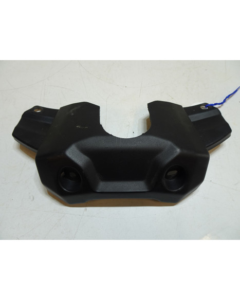 Yamaha MT-09, främre tankkåpa