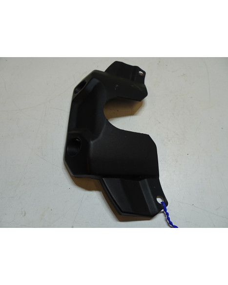 Yamaha MT-09, främre tankkåpa