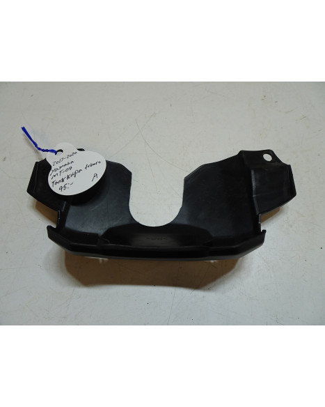 Yamaha MT-09, främre tankkåpa