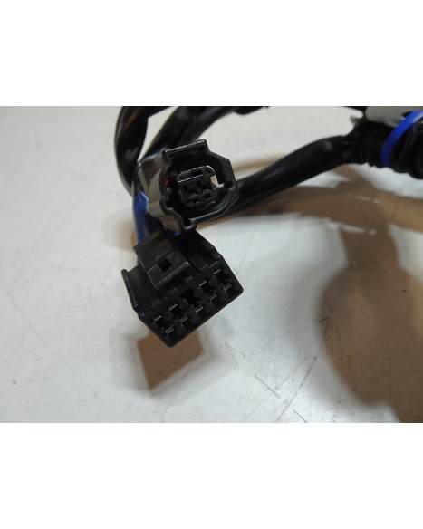 Yamaha MT-09, omkopplare höger