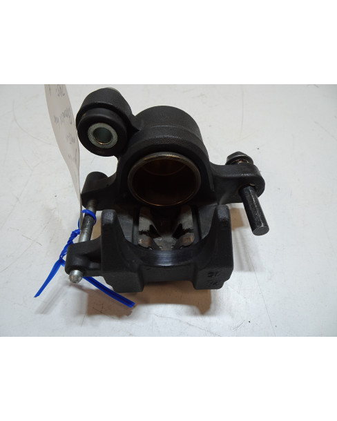 Yamaha MT-09, bromsok bak 2