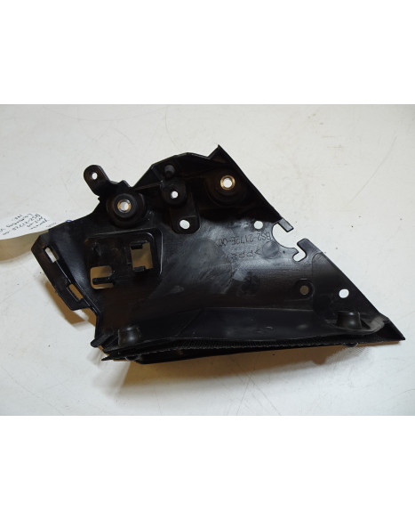 Yamaha MT-09, inre sidokåpa vänster fram