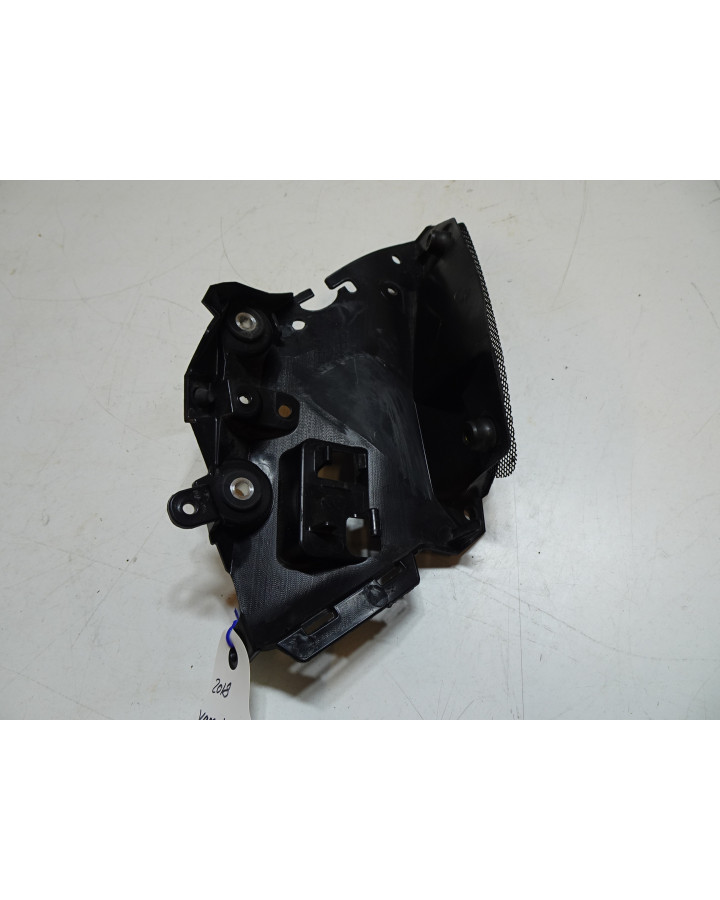 Yamaha MT-09, inre sidokåpa vänster fram