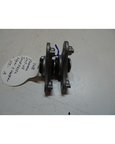 Yamaha MT-09, tankfäste höger + vänster