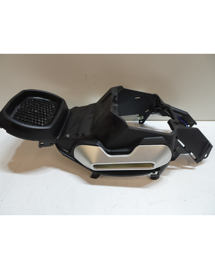 Super Soco TS, nedre mittkåpa