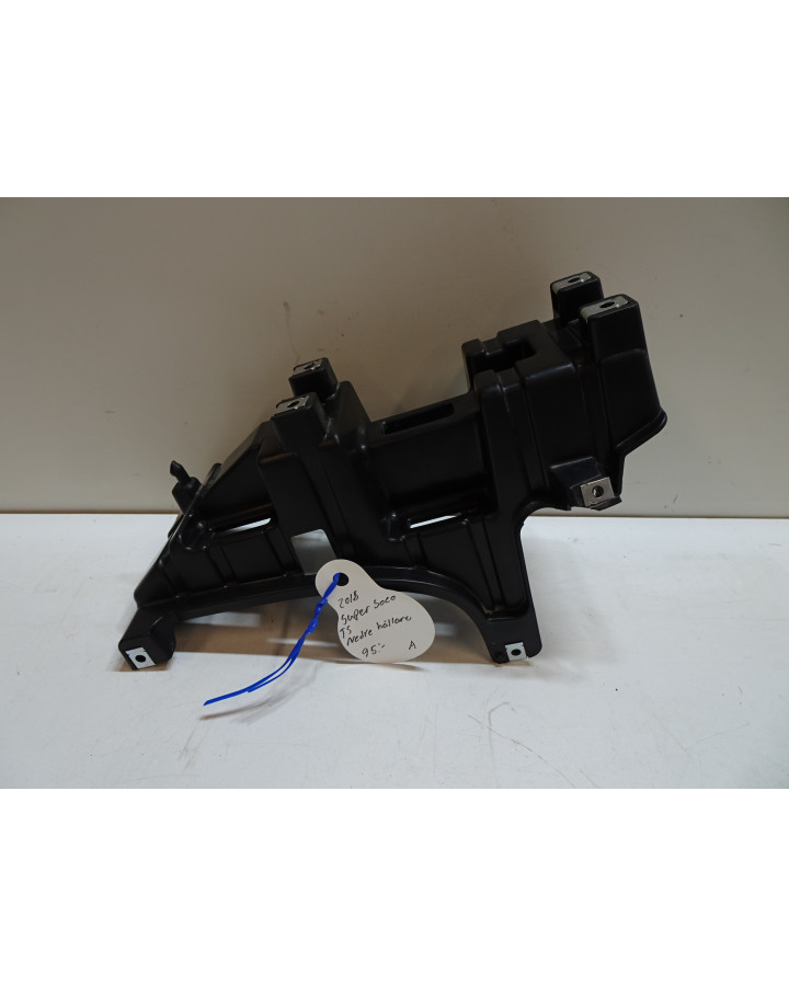 Super Soco TS, nedre hållare