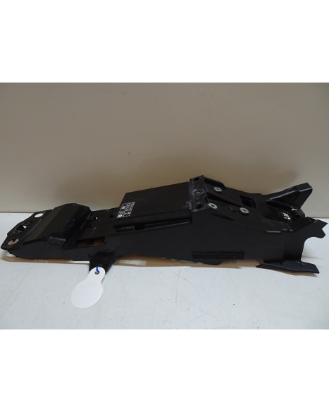 Yamaha MT-09, batterilåda