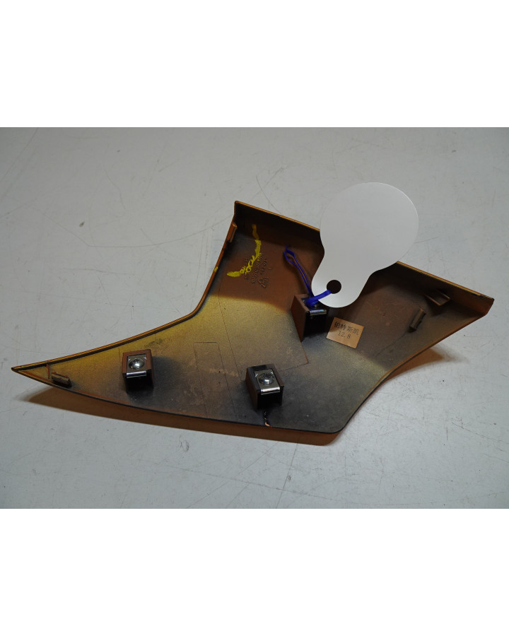 Super Soco TS, övre plastdetalj vänster