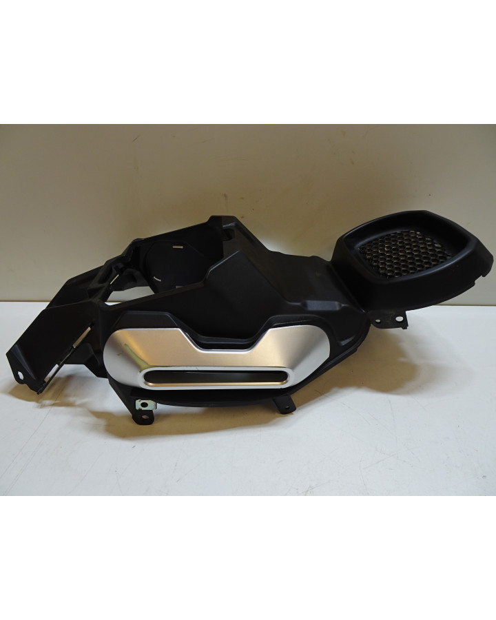 Super Soco TS, nedre mittkåpa