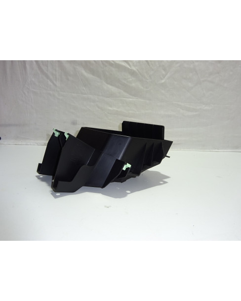 Peugeot Speedfight 4, kåphållare fram 2