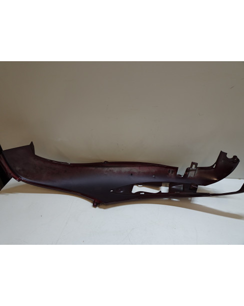 Piaggio Beverly 500, bakre sidokåpa höger 2