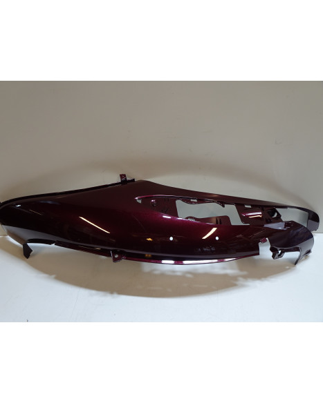 Piaggio Beverly 500, bakre sidokåpa höger