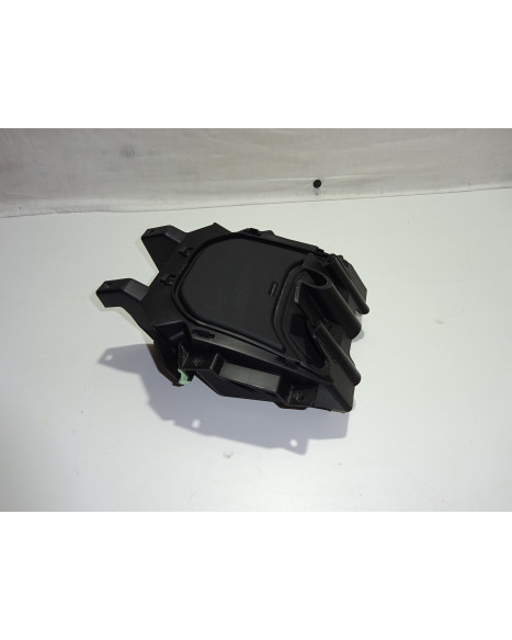 Peugeot Speedfight 4, kåphållare fram