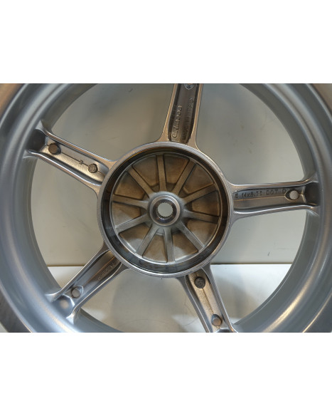 Piaggio Liberty RST, bakfälg