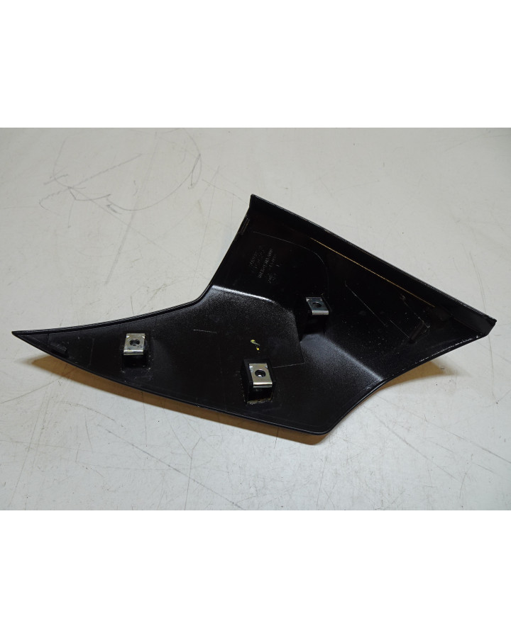 Super Soco TS, övre plastdetalj vänster