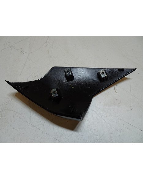 Super Soco TS, övre plastdetalj vänster