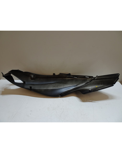 Piaggio Fly 50/125, bakre sidokåpa vänster