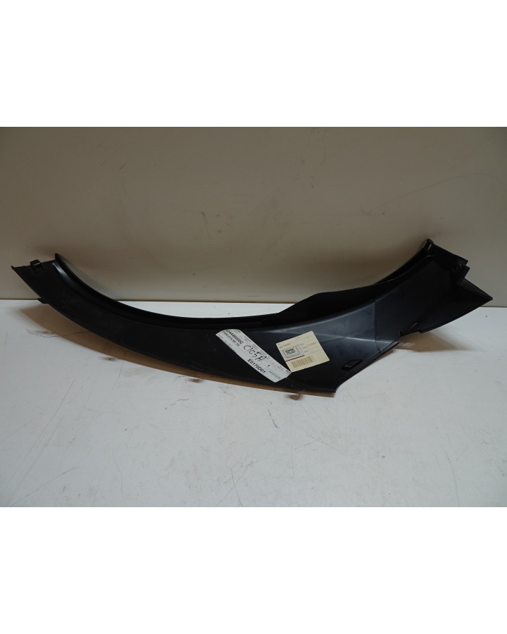 Piaggio MP3 125/250/300/400/500, nedre sidokåpa...