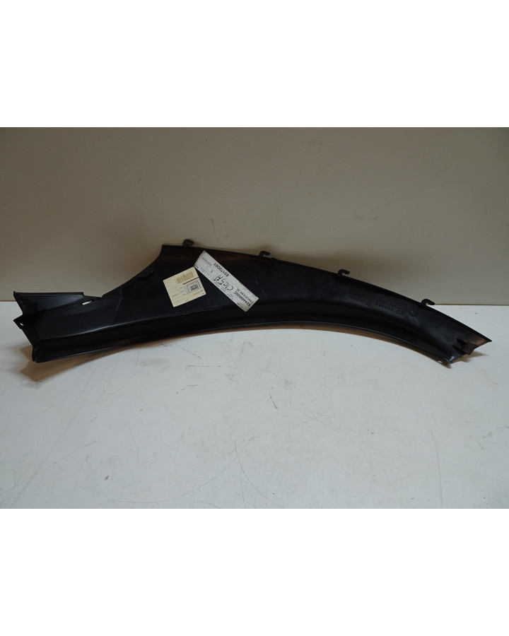 Piaggio MP3 125/250/300/400/500, nedre sidokåpa...