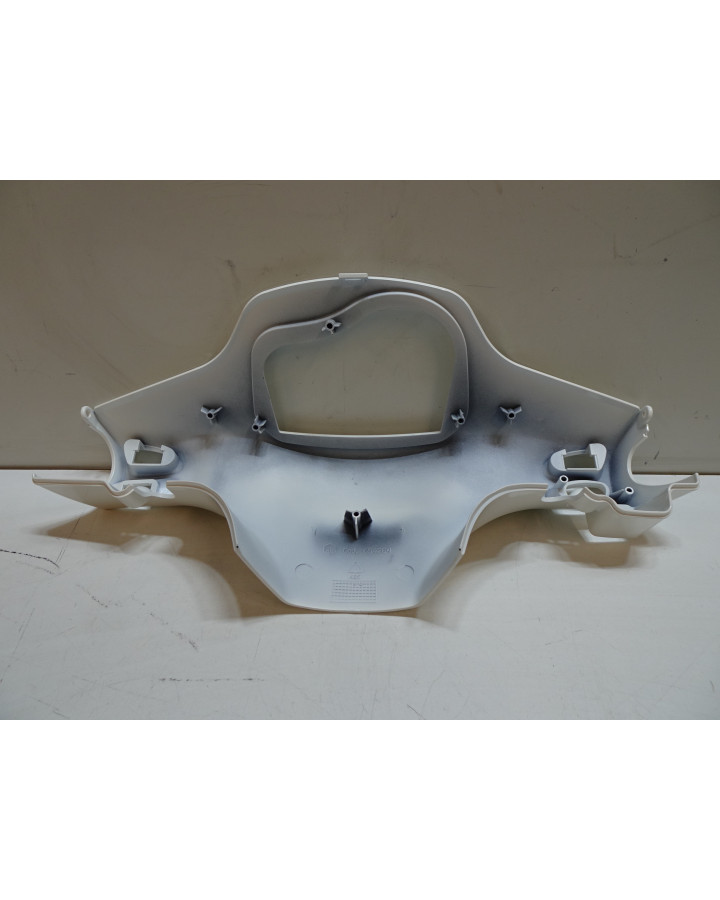 Vespa S, bakre styrkåpa