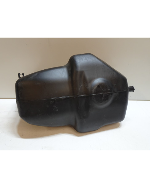 Piaggio NRG Power Pure Jet, bränsletank 2