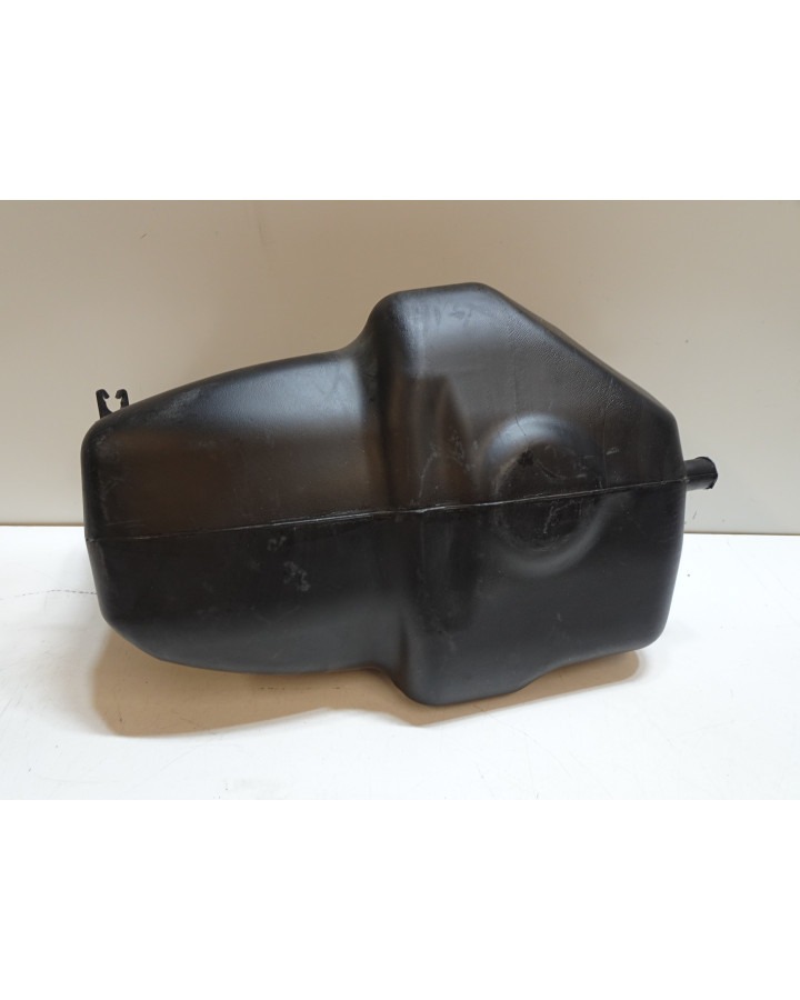 Piaggio NRG Power Pure Jet, bränsletank